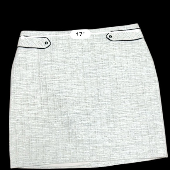NWT White House Black Market Textured Cream Mini Skirt. Size 12 - Picture 4 of 8